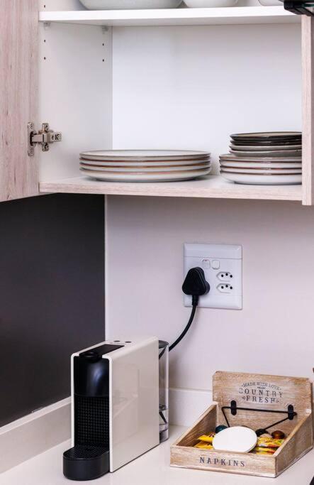 Luminant Escapes - With Power Backup *